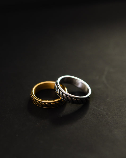 Cor Twisted Band Ring